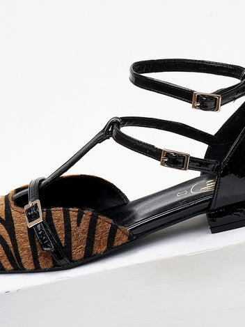 Μπαλαρίνες μυτερές με ponyskin TFP - Μαύρο/Μπεζ - thefashionproject.gr - TFP