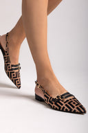 Μπαλαρίνες μυτερές με print TFP - Καφέ - thefashionproject.gr - TFP