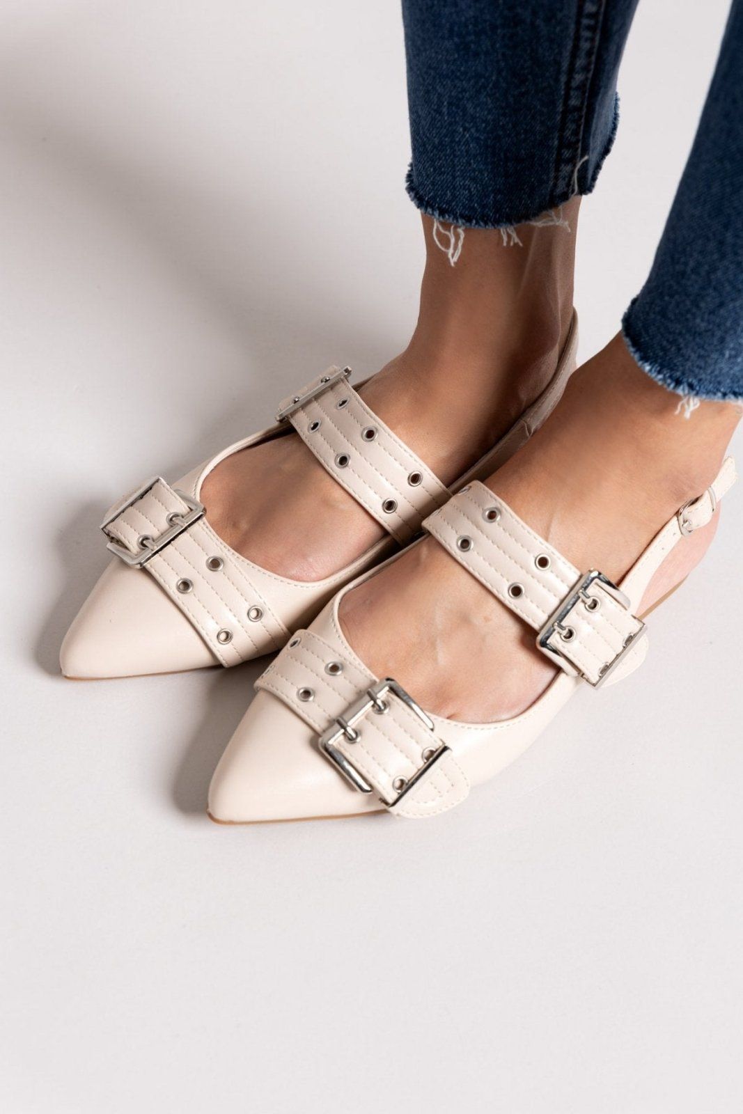 Μπαλαρίνες μυτερές με τοκάδες - Μπεζ - thefashionproject.gr - Ideal shoes