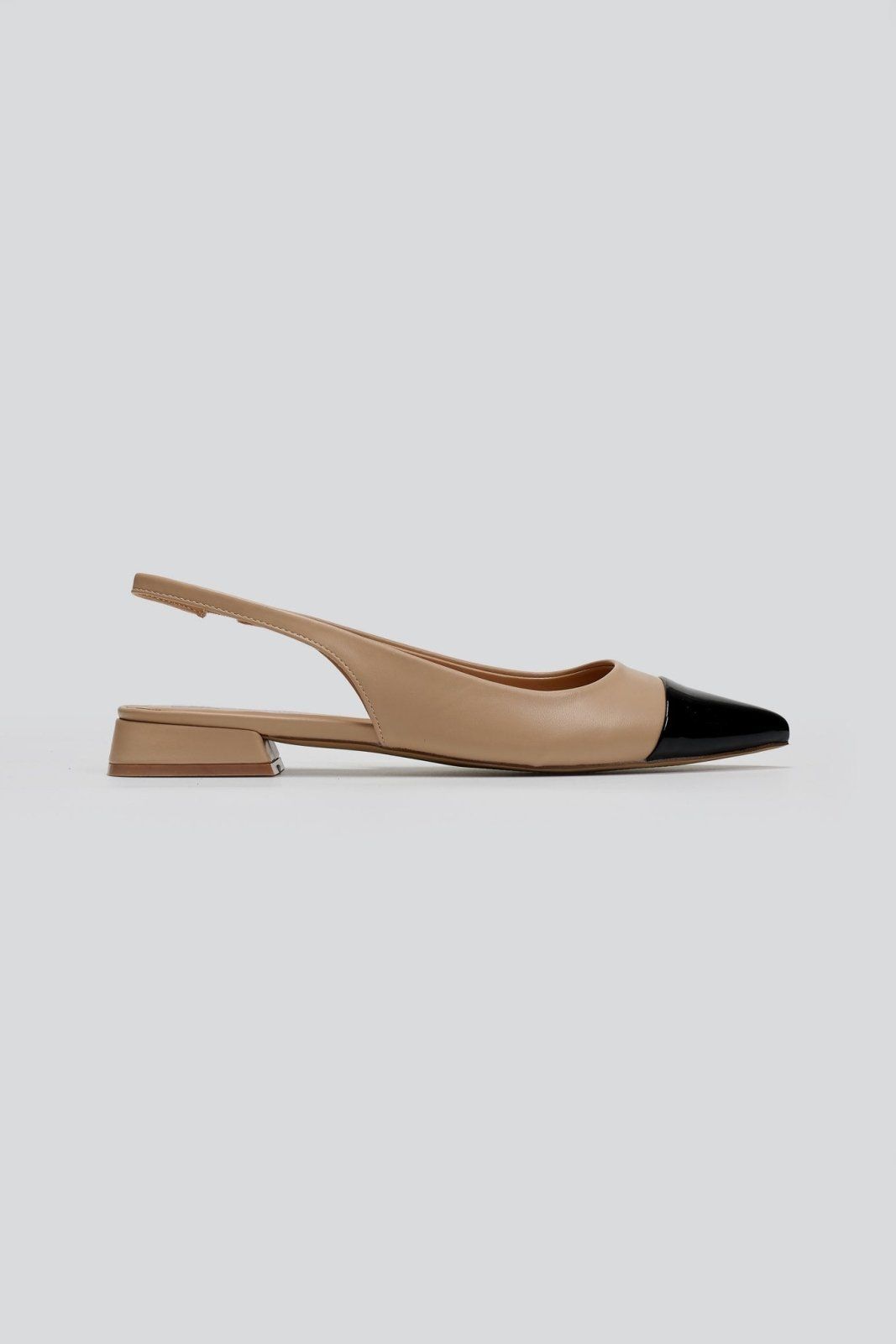 Μπαλαρίνες μυτερές slingback - Μπεζ/Μαύρο - thefashionproject.gr - BOTEGGA 22