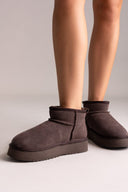 Μποτάκια αστραγάλου καστόρινα με συνθετική γούνα KELARA - Brown Suede - thefashionproject.gr - KELARA