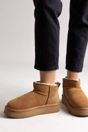 Μποτάκια αστραγάλου καστόρινα με συνθετική γούνα KELARA - Camel Suede - thefashionproject.gr - KELARA