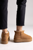 Μποτάκια αστραγάλου καστόρινα με συνθετική γούνα KELARA - Camel Suede - thefashionproject.gr - KELARA