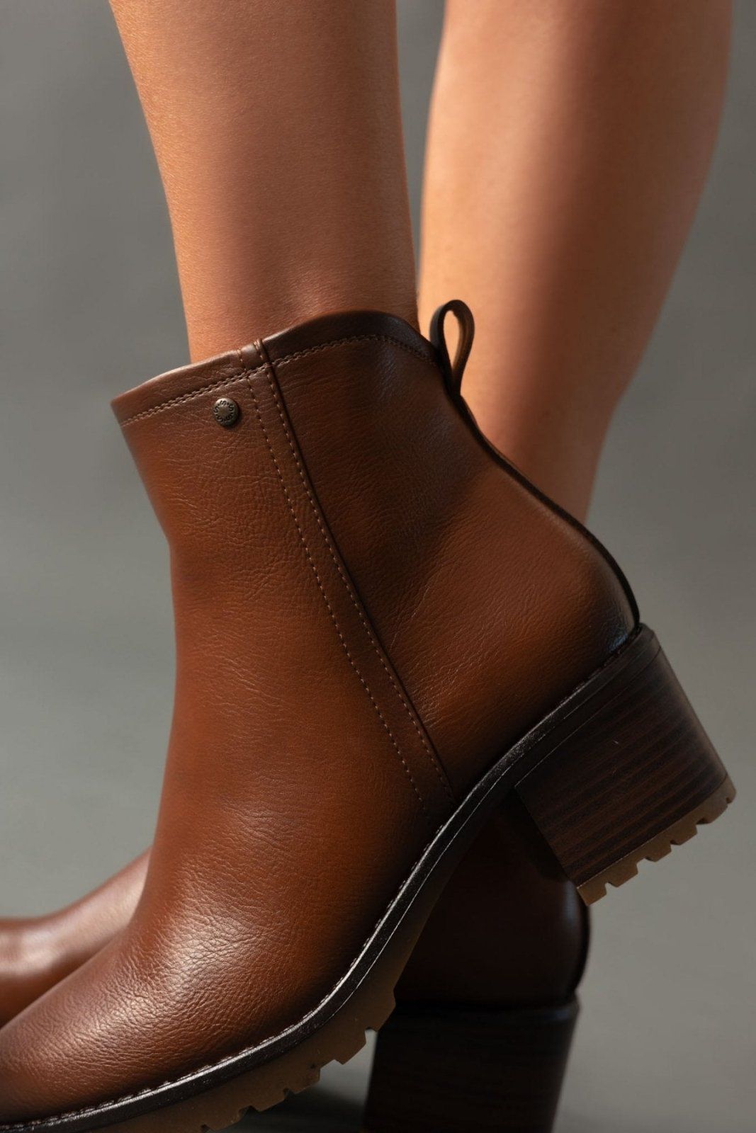 Μποτάκια αστραγάλου με τακούνι - Ταμπά - thefashionproject.gr - La Coquette