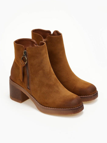 Pair of camel suede ankle boots with side zip, block heel and crepe sole, front three-quarter view