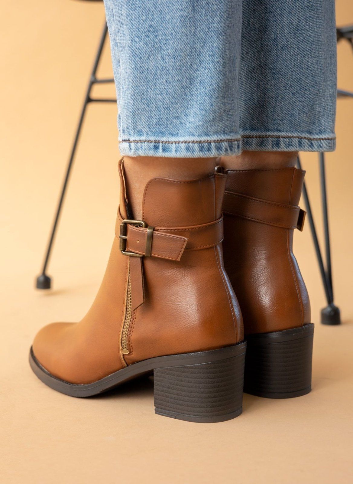 Μποτάκια casual με εξωτερικό φερμουάρ - Ταμπά - thefashionproject.gr - MIRA & MAX