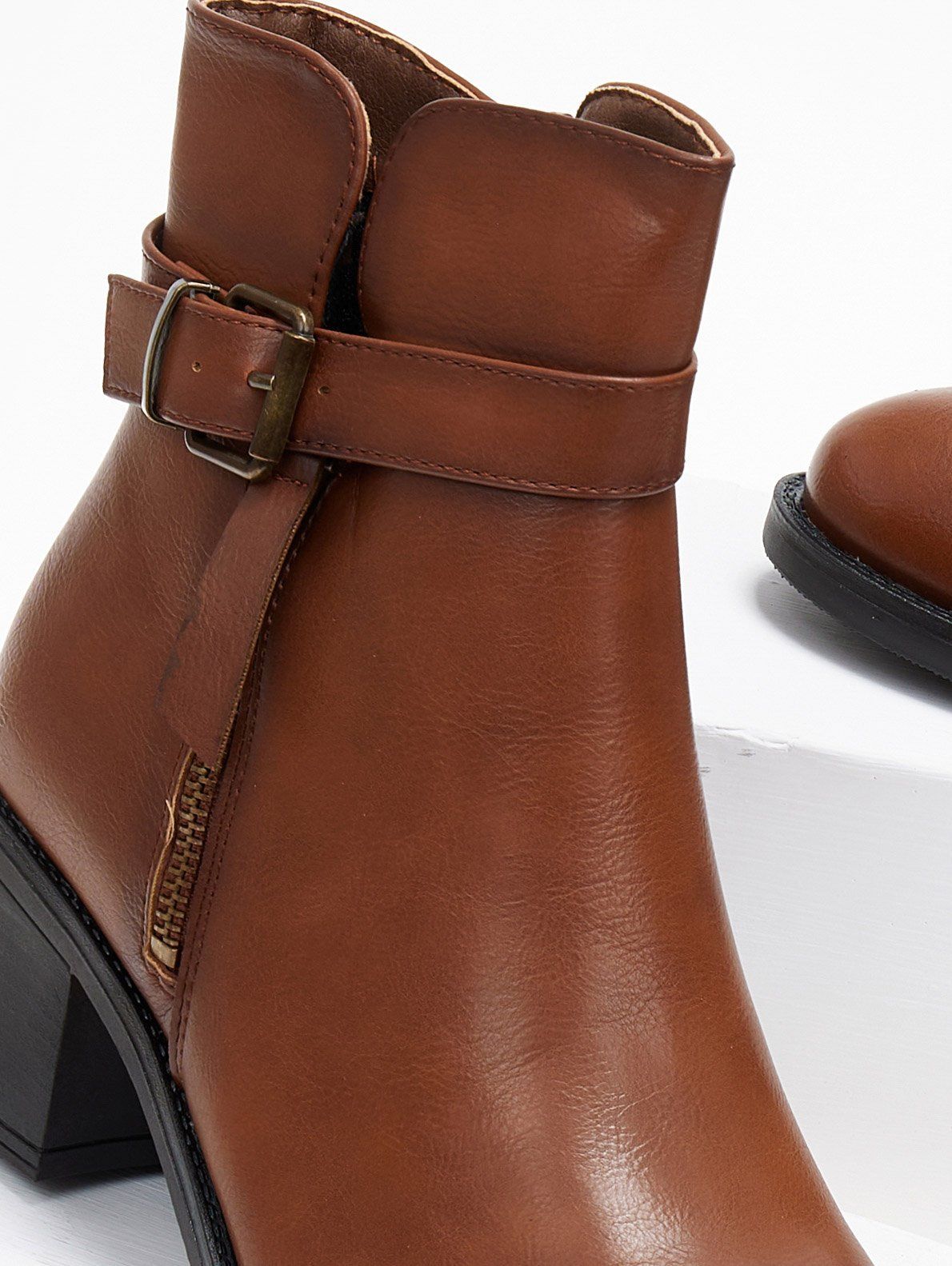 Μποτάκια casual με εξωτερικό φερμουάρ - Ταμπά - thefashionproject.gr - MIRA & MAX