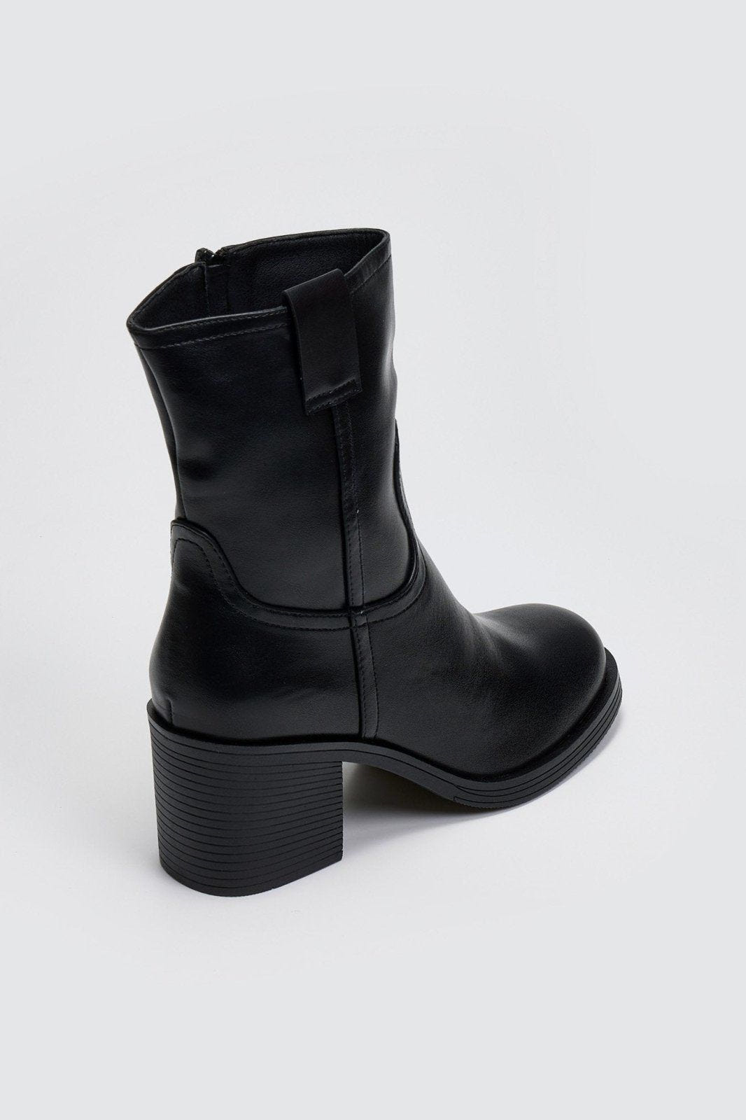Μποτάκια casual με τακούνι - Μαύρο - thefashionproject.gr - MARQUIIZ