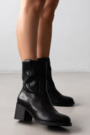 Μποτάκια casual με τακούνι - Μαύρο - thefashionproject.gr - MARQUIIZ