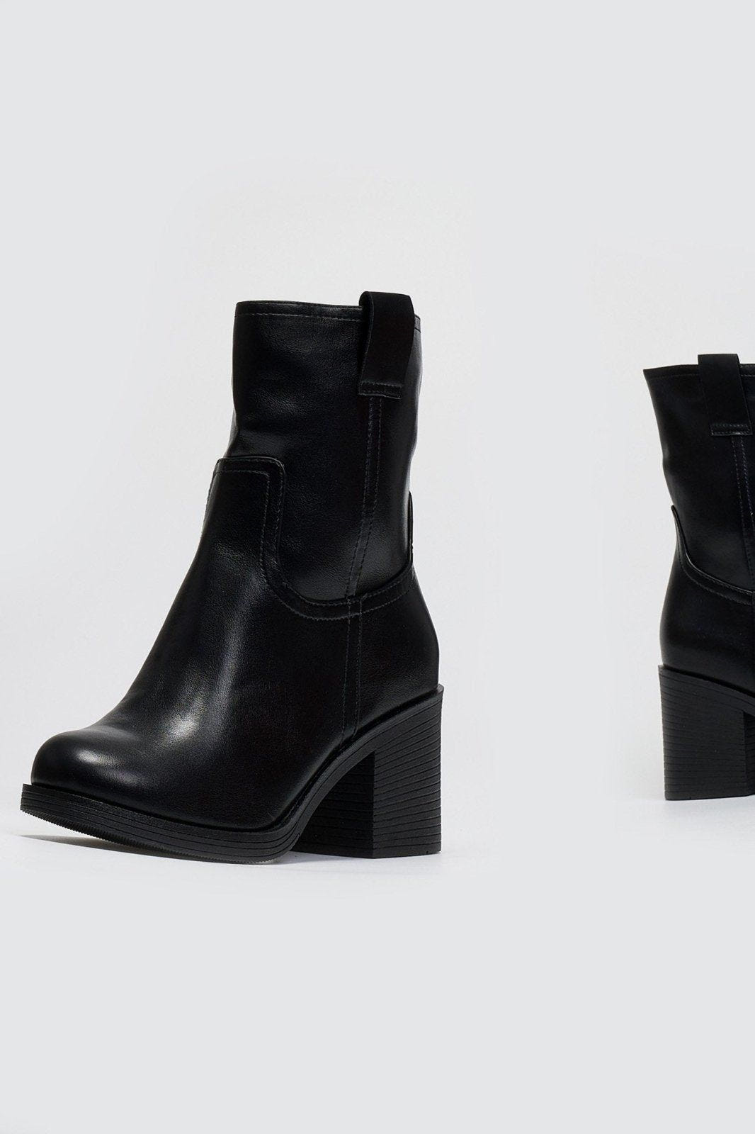 Μποτάκια casual με τακούνι - Μαύρο - thefashionproject.gr - MARQUIIZ