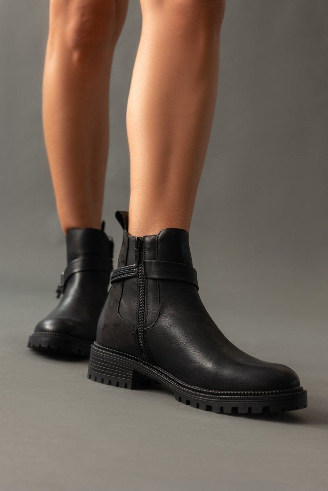 Μποτάκια chelsea με κρίκο ERYNN - Μαύρο - thefashionproject.gr - ERYNN