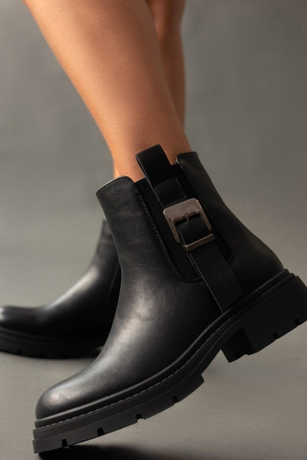 Μποτάκια chelsea με λάστιχο και τοκά ERYNN - Μαύρο - thefashionproject.gr - ERYNN