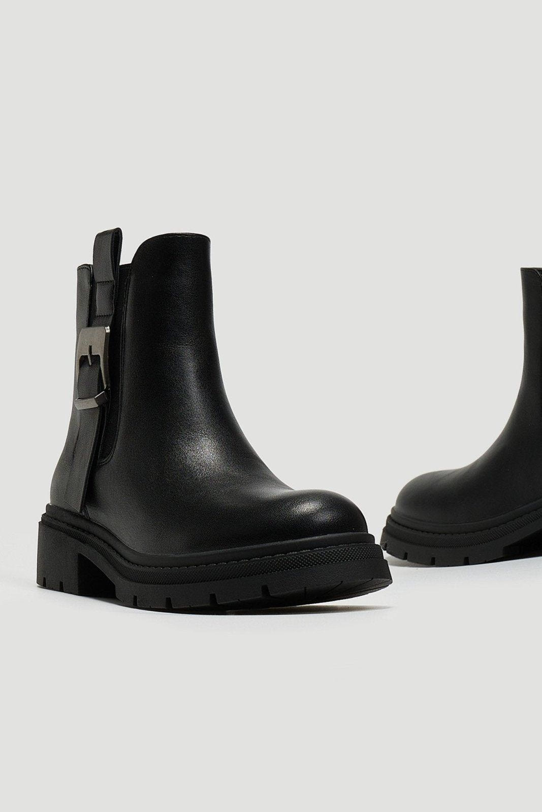 Μποτάκια chelsea με λάστιχο και τοκά ERYNN - Μαύρο - thefashionproject.gr - ERYNN