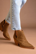 Μποτάκια cowboy με πλεκτό σχέδιο CORINA - Κάμελ - thefashionproject.gr - CORINA