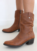 Μποτάκια cowboy με σούρα Refresh 171411 - Κάμελ - thefashionproject.gr - Refresh