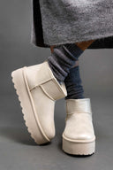 Μποτάκια κοντά με γούνα και ψηλή σόλα ERYNN