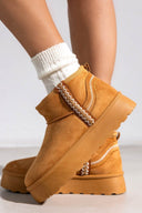 Μποτάκια κοντά με γούνα και ραφές ERYNN - Κάμελ - thefashionproject.gr - ERYNN