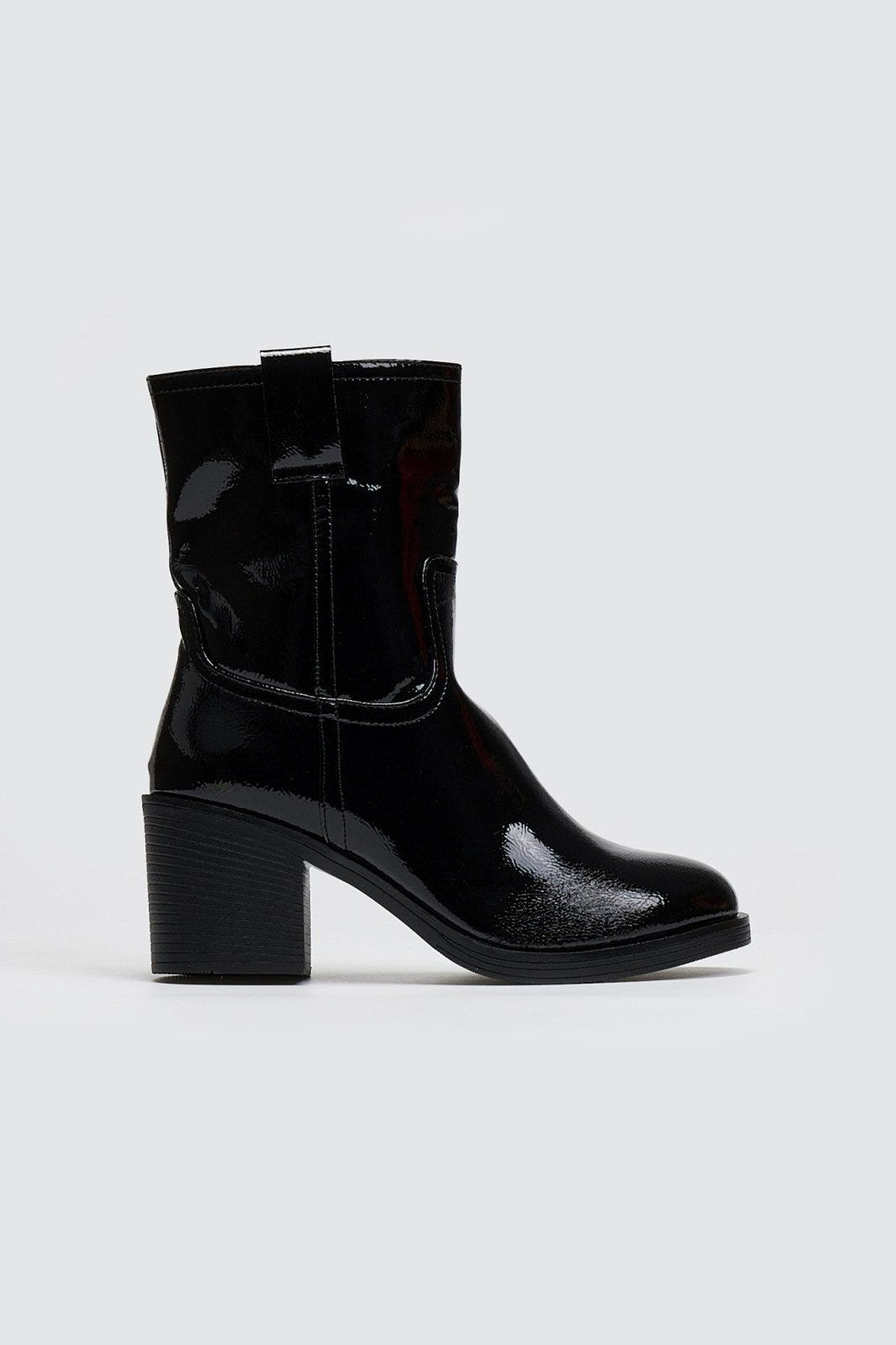 Μποτάκια λουστρίνι με τακούνι - Μαύρο - thefashionproject.gr - MARQUIIZ