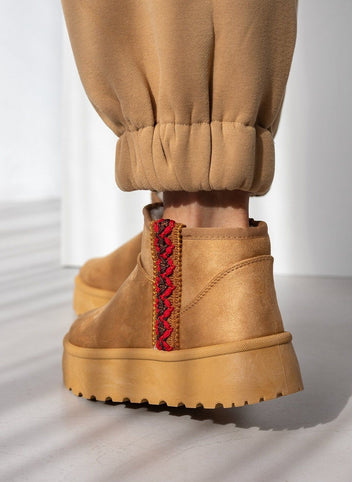 Μποτάκια με γούνα και boho τρέσα - Κάμελ - thefashionproject.gr - The Fashion Project
