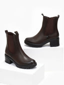 Μποτάκια με λάστιχο στο πλάι - Καφέ - thefashionproject.gr - Super Mode