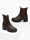 Μποτάκια με λάστιχο στο πλάι - Καφέ - thefashionproject.gr - Super Mode