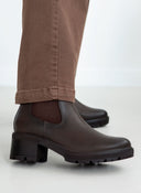 Μποτάκια με λάστιχο στο πλάι - Καφέ - thefashionproject.gr - Super Mode