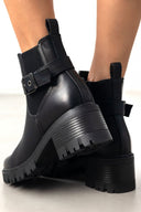 Μποτάκια με μεταλλικό τοκά - Μαύρο - thefashionproject.gr - The Fashion Project
