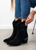 Μποτάκια suede cowboy με μεταλλικά στοιχεία Erynn - Μαύρο - thefashionproject.gr - ERYNN