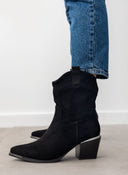 Μποτάκια suede cowboy με μεταλλικά στοιχεία Erynn - Μαύρο - thefashionproject.gr - ERYNN