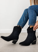 Μποτάκια suede cowboy με μεταλλικά στοιχεία Erynn - Μαύρο - thefashionproject.gr - ERYNN