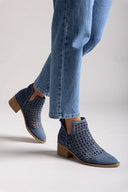 Μποτάκια suede διάτρητα Xti 143959 - Μπλε jean - thefashionproject.gr - Xti Footwear