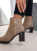 Μποτάκια suede με ανάγλυφο pattern Erynn - Τάουπε - thefashionproject.gr - ERYNN