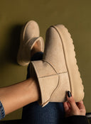 Μποτάκια suede με συνθετική γούνα - Μπεζ - thefashionproject.gr - ERYNN