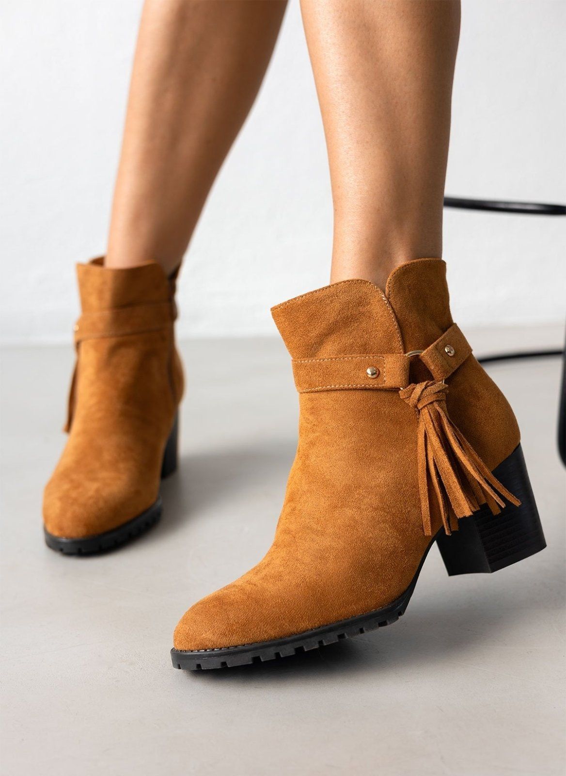 Μποτάκια suede με ζωνάκι και κρόσσια - Κάμελ - thefashionproject.gr - The Fashion Project
