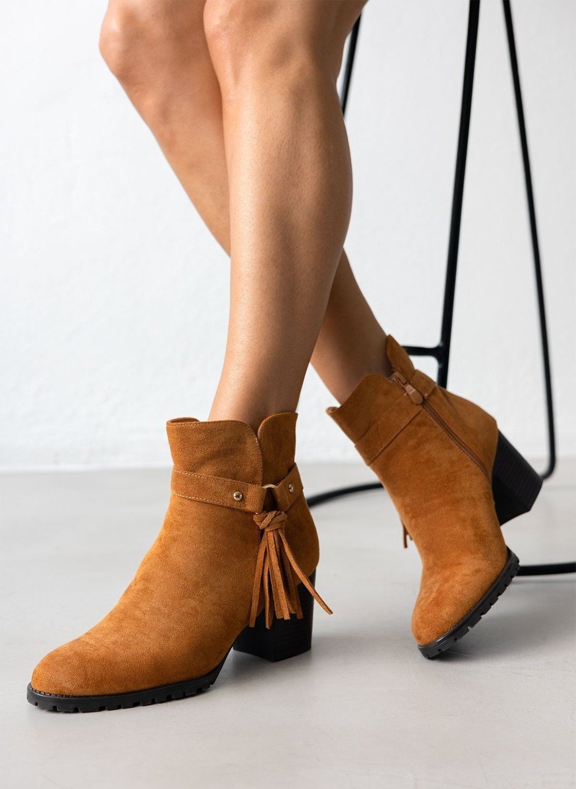 Μποτάκια suede με ζωνάκι και κρόσσια - Κάμελ - thefashionproject.gr - The Fashion Project