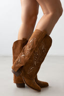 Μπότες cowboy suede με γύρισμα ERYNN
