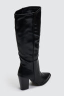 Μπότες μυτερές με χοντρό τακούνι