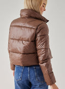Μπουφάν καπιτονέ σε cropped γραμμή - Καφέ - thefashionproject.gr - The Fashion Project