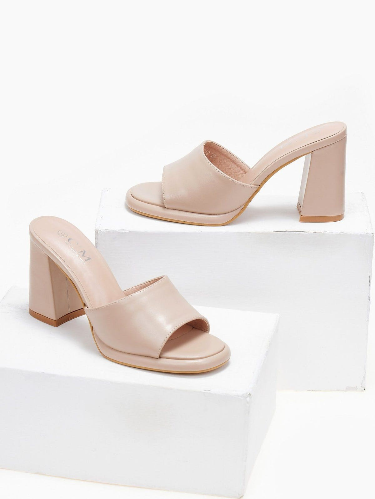 Mules ανοιχτά με φάσα - Nude - thefashionproject.gr - CM Paris