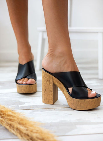 Mules crossover δερμάτινα με φελλό - Μαύρο - thefashionproject.gr - Estil