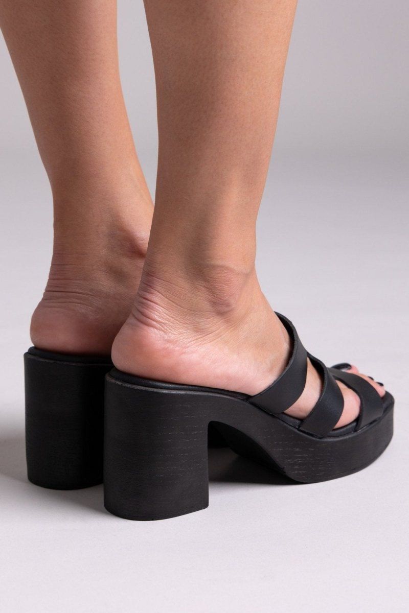Mules δερμάτινα με ανοίγματα Estil - Μαύρο - thefashionproject.gr - Estil
