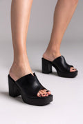 Mules δερμάτινα με φαρδιά φάσα TFP - Μαύρο - thefashionproject.gr - TFP