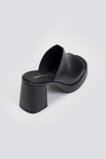 Mules δερμάτινα με φαρδιά φάσα TFP - Μαύρο - thefashionproject.gr - TFP