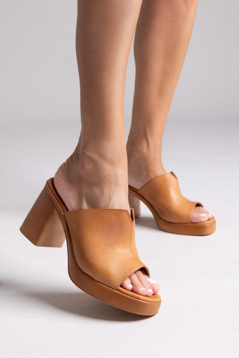 Mules δερμάτινα με φαρδιά φάσα TFP - Ταμπά - thefashionproject.gr - TFP