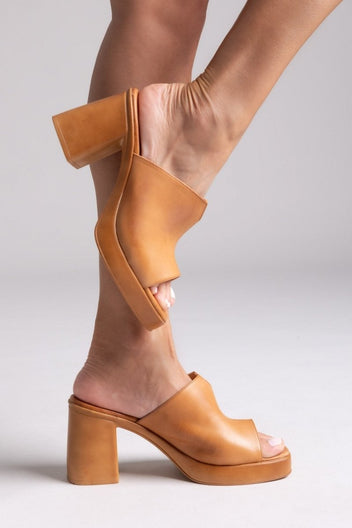 Mules δερμάτινα με φαρδιά φάσα TFP - Ταμπά - thefashionproject.gr - TFP