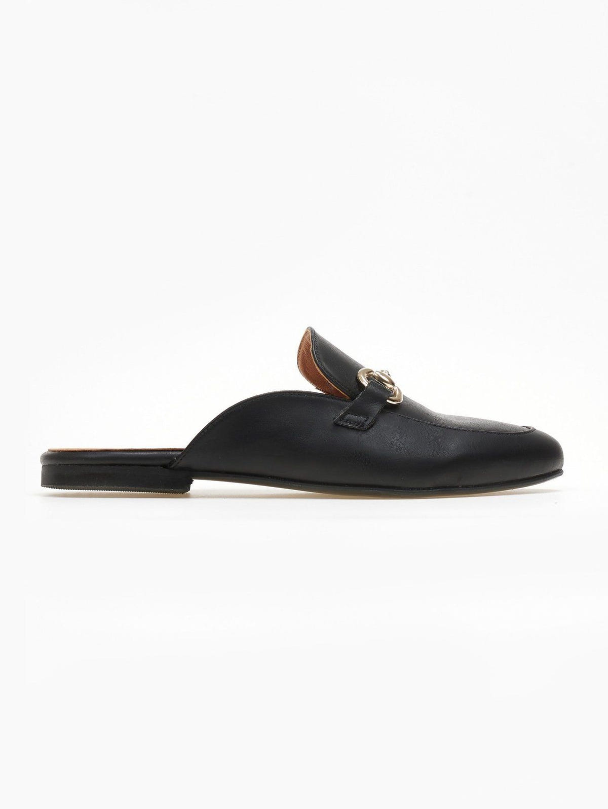 Mules φλατ με μεταλλικό διακοσμητικό TFP - Μαύρο - thefashionproject.gr - TFP