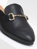 Mules φλατ με μεταλλικό διακοσμητικό TFP - Μαύρο - thefashionproject.gr - TFP