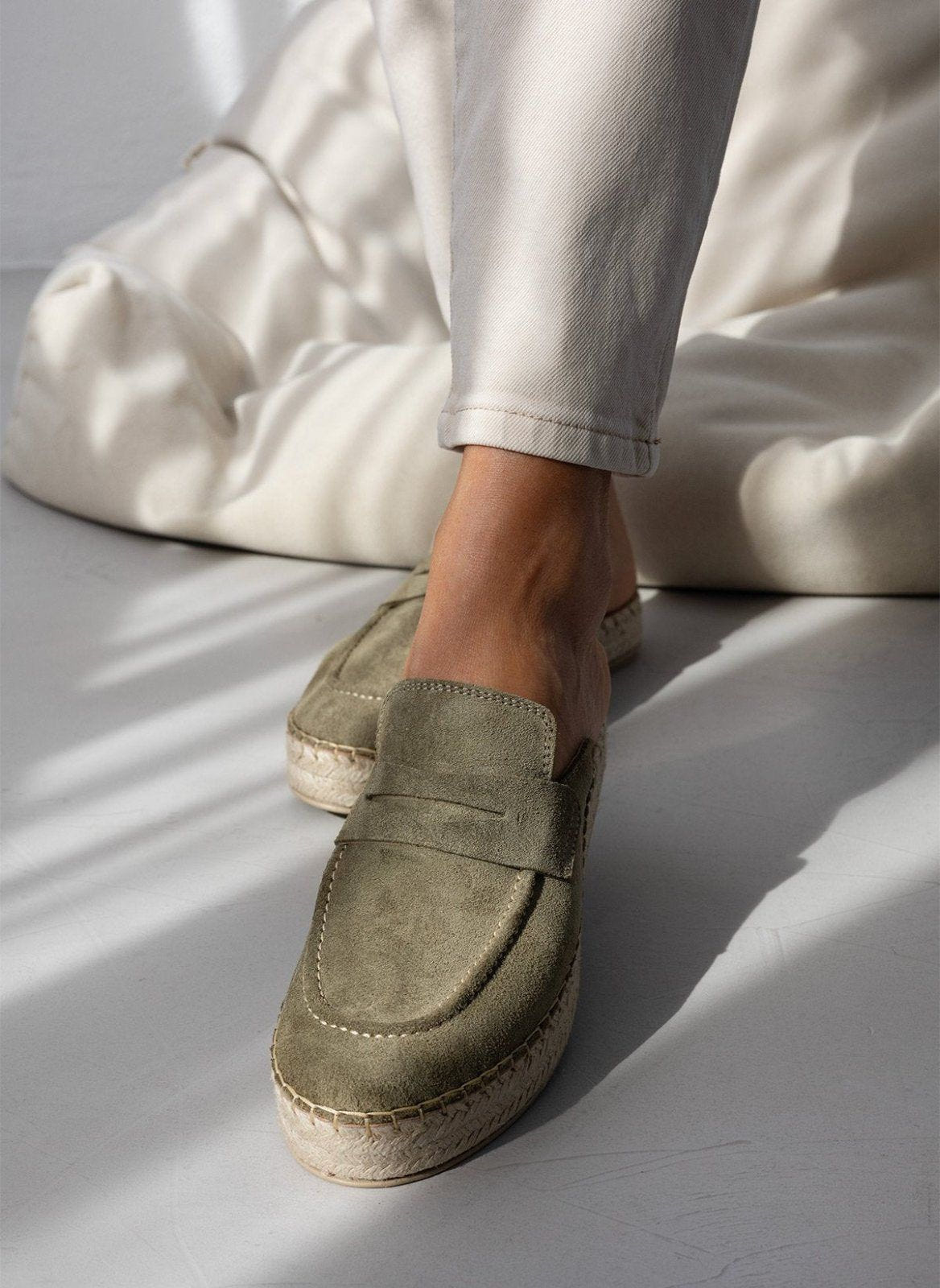 Mules καστόρινα με σχοίνινη σόλα Ragazza 0237 - Λαδί - thefashionproject.gr - RAGAZZA