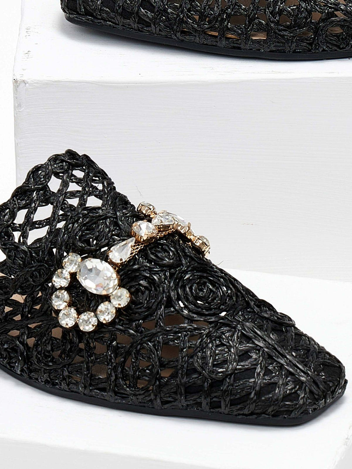 Mules κλειστά από ψάθα - Μαύρο - thefashionproject.gr - ERYNN