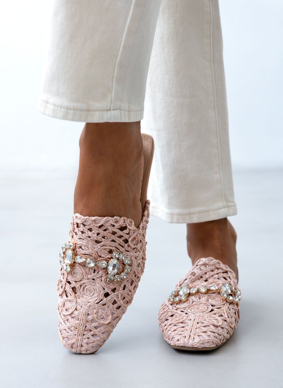 Mules κλειστά από ψάθα - Σομόν - thefashionproject.gr - ERYNN